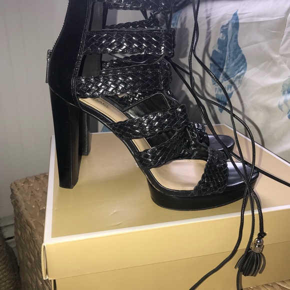 Michael Kors Monterey platform high heel - Picture 2 of 6